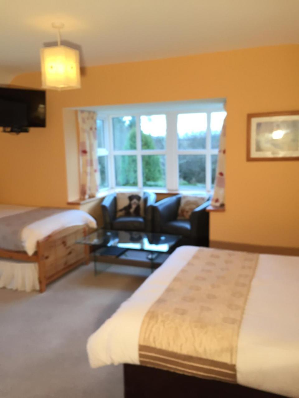 2 Mile Bed and breakfast